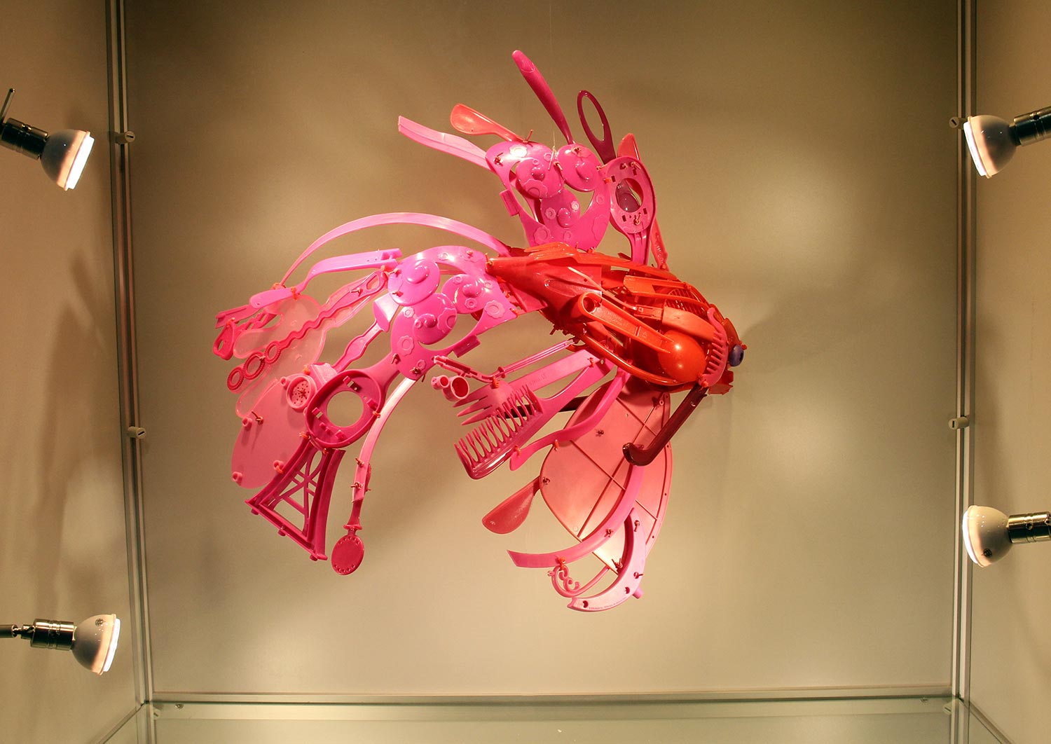 Розовая Золотая рыбка | Художественный МУзей МУсора «МУ МУ»