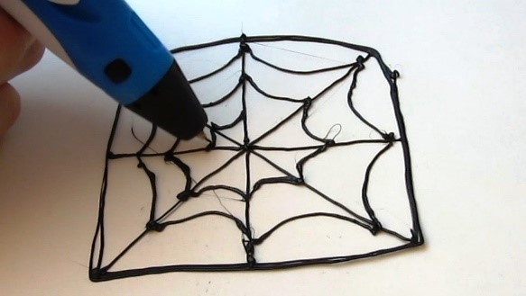 Рисование 3D ручкой из переработанного пластика (подставка под горячее/кулон)